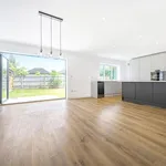 Rent 5 bedroom house in Woking