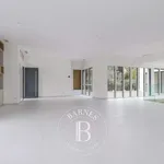 Maison de 335 m² avec 10 chambre(s) en location à Croissy-sur-Seine