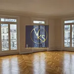 Rent 5 bedroom apartment of 175 m² in Paris