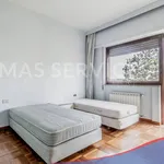 Rent 5 bedroom house of 473 m² in Rome