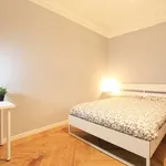 Rent a room of 180 m² in madrid