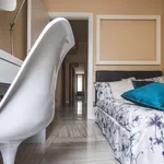 Rent 8 bedroom apartment in Milan