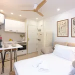 Rent 4 bedroom apartment of 30 m² in Madrid