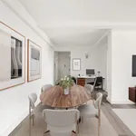 Rent 2 bedroom apartment of 745 m² in Manhattan