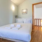 Rent 5 bedroom apartment of 83 m² in Porto