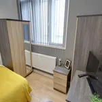 Rent 5 bedroom flat in East Midlands