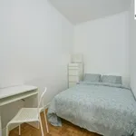 Rent 16 bedroom apartment in Lisbon