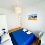 Alquilar 4 dormitorio apartamento en malaga