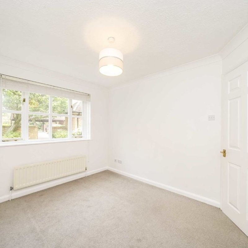 apartment for rent in Thames Street Sunbury on Thames, TW16