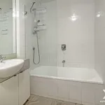 Rent 3 bedroom apartment in Melbourne