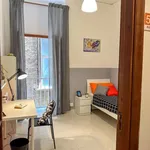 Rent a room in naples