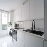 Appartement de 67 m² avec 5 chambre(s) en location à Paris