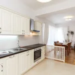 Pronajměte si 6 ložnic/e byt o rozloze 190 m² v Prague