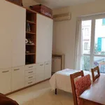 Rent a room of 60 m² in milan