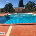 Villa a schiera arredata con piscina