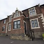 Rent 2 bedroom flat in Macclesfield