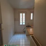 Appartement de 5717 m² avec 3 chambre(s) en location à PARIS