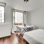 Rent 1 bedroom apartment of 300 m² in Paris