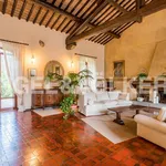 Rent 5 bedroom house of 15 m² in Rome