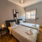 Rent 10 bedroom apartment in Porto