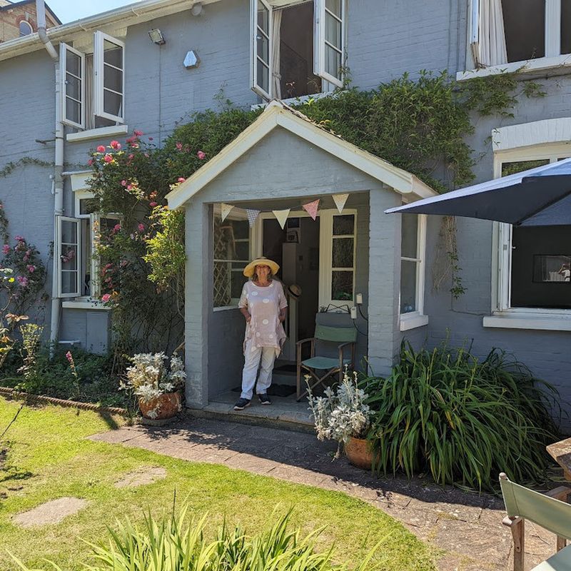 Private Room in Cosy Cottage by the Sea Cowes