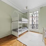 Rent 7 bedroom apartment of 195 m² in Paris