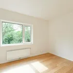 Pronajměte si 4 ložnic/e byt o rozloze 128 m² v Prague