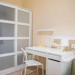 Rent a room of 120 m² in valencia