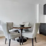 Rent 2 bedroom apartment of 653 m² in London