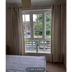 Rent 2 bedroom flat in South East England