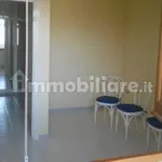 Affitto 3 camera appartamento di 110 m² in Brindisi