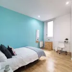 Rent a room of 160 m² in madrid