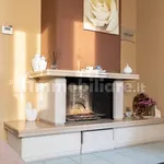 Rent 3 bedroom apartment of 105 m² in Bollate