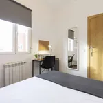 Rent a room of 83 m² in madrid