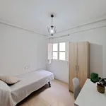 Rent 5 bedroom apartment in Alicante