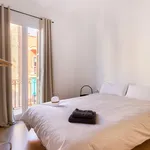 Rent 4 bedroom apartment in Barcelona