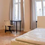 Rent 6 bedroom apartment in Berlin