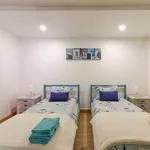 Rent 1 bedroom apartment of 50 m² in lisbon