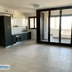 Affitto 3 camera casa di 97 m² in Milan