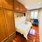 Rent a room of 100 m² in Madrid