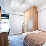 Rent 4 bedroom apartment in Leeds