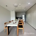 Rent 2 bedroom apartment of 141 m² in Bangkok