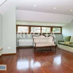 Rent 5 bedroom apartment of 240 m² in Rome