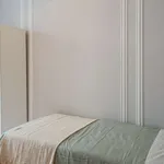 Rent a room in lisbon