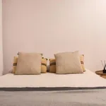 Rent 3 bedroom apartment of 10 m² in Barcelona