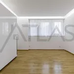 Pronajměte si 4 ložnic/e byt o rozloze 142 m² v Prague