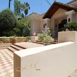 Rent 5 bedroom house of 380 m² in Marbella