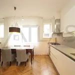 Pronajměte si 4 ložnic/e byt o rozloze 120 m² v Prague