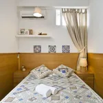 Rent 1 bedroom apartment of 40 m² in Porto