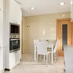 Rent 9 bedroom apartment of 230 m² in Carnaxide